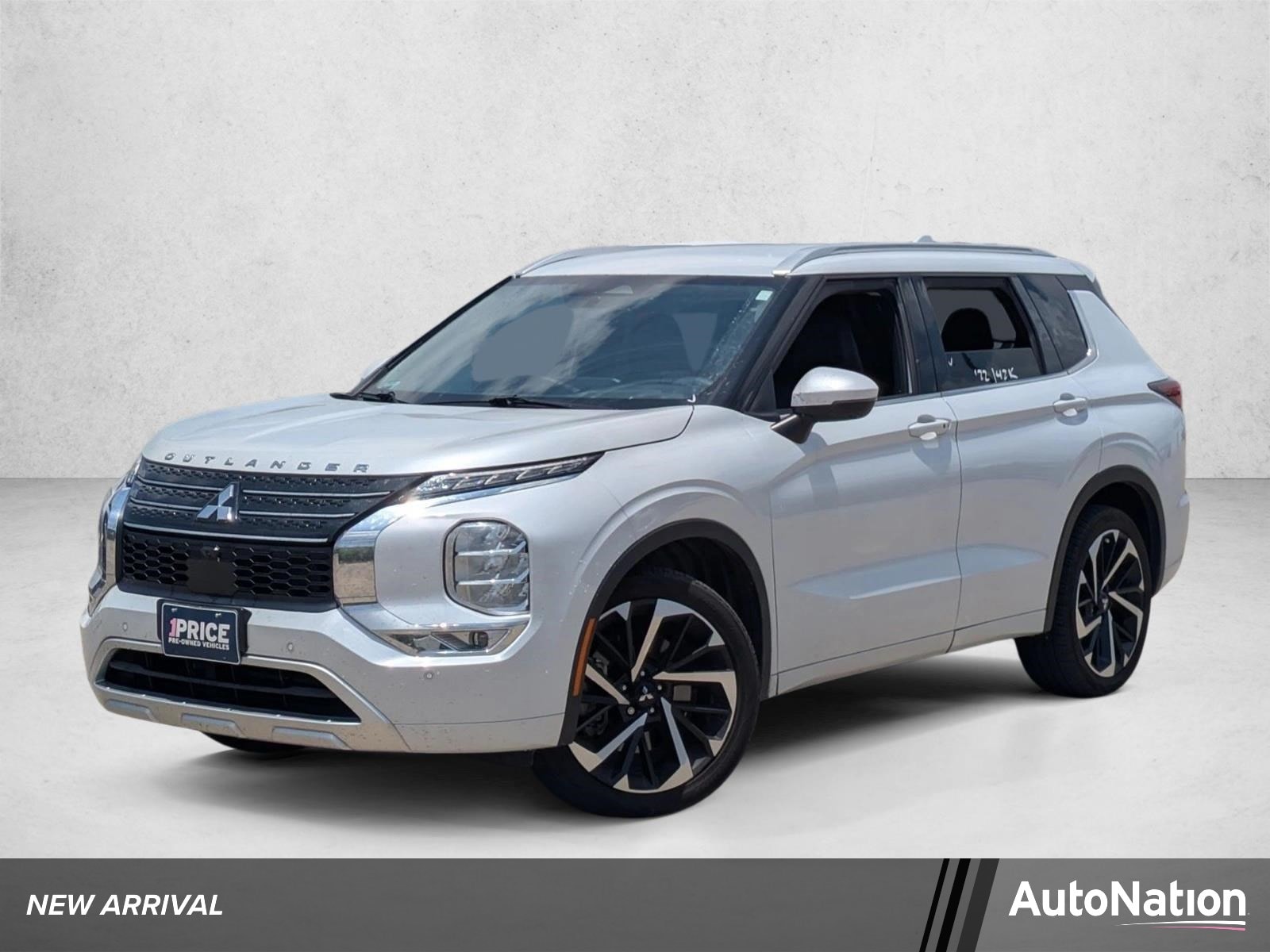 2022 Mitsubishi Outlander SEL Special Edition 2WD's photo