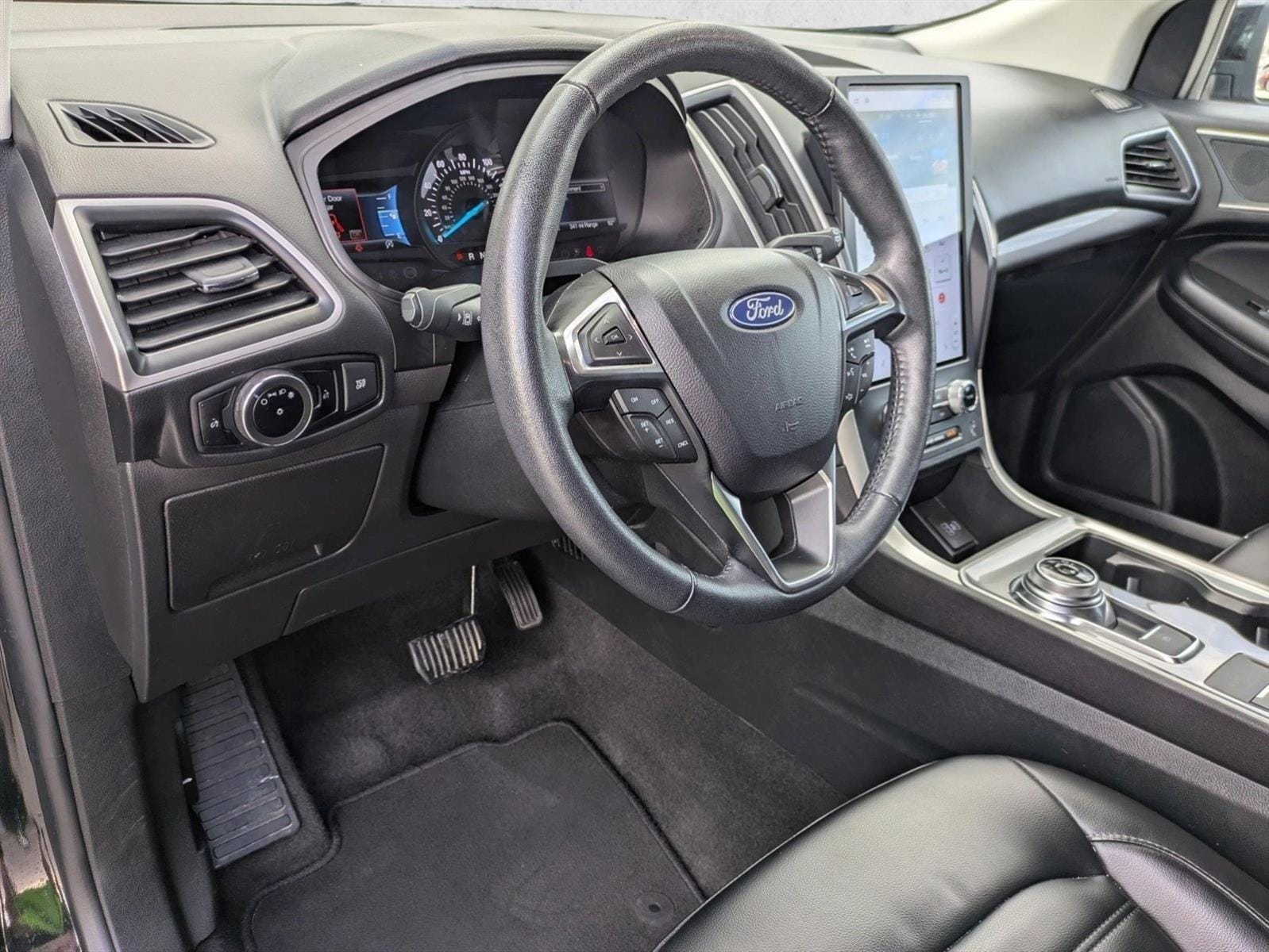 2024 Ford Edge SEL - Photo 10