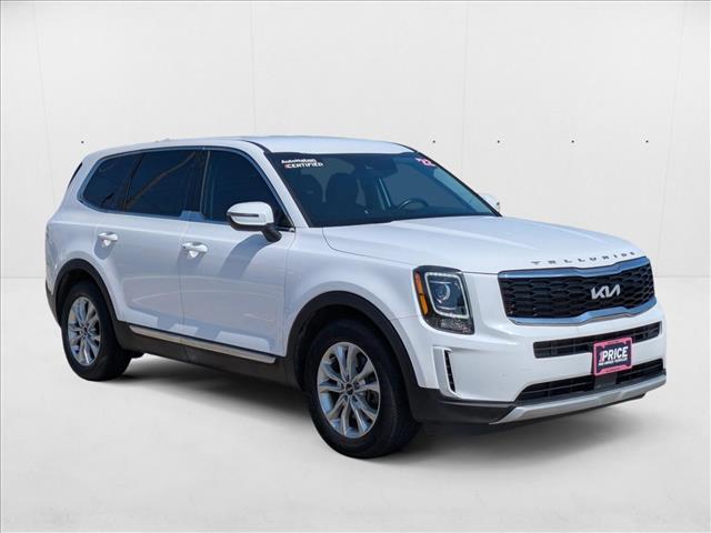 2022 Kia Telluride LX photo 3
