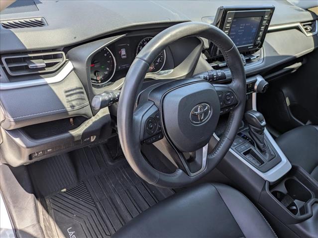 2021 Toyota RAV4 XLE Premium photo 4