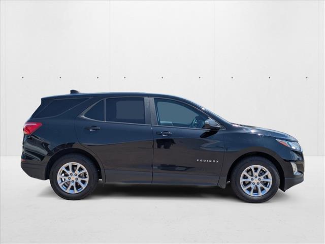 2021 Chevrolet Equinox LS photo 2
