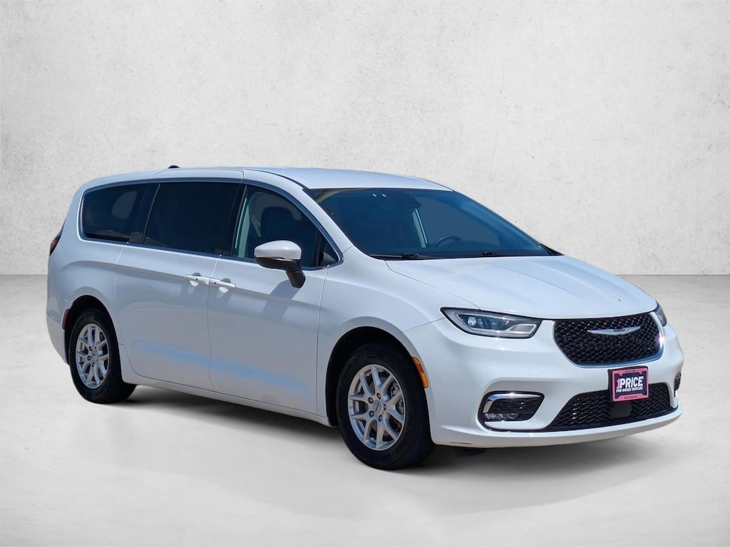Used 2023 Chrysler Pacifica Touring L Van Passenger Van