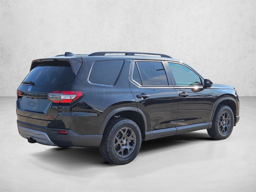 Used 2025 Honda Pilot TrailSport SUV
