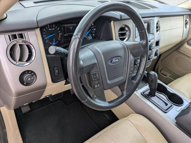 2017 Ford Expedition XLT photo 4
