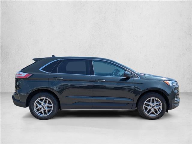2023 Ford Edge SEL photo 4