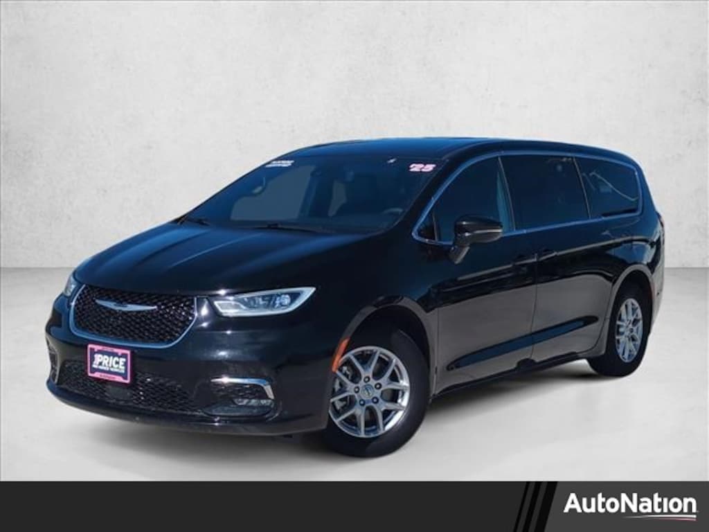 Used 2025 Chrysler Pacifica Select Van Passenger Van
