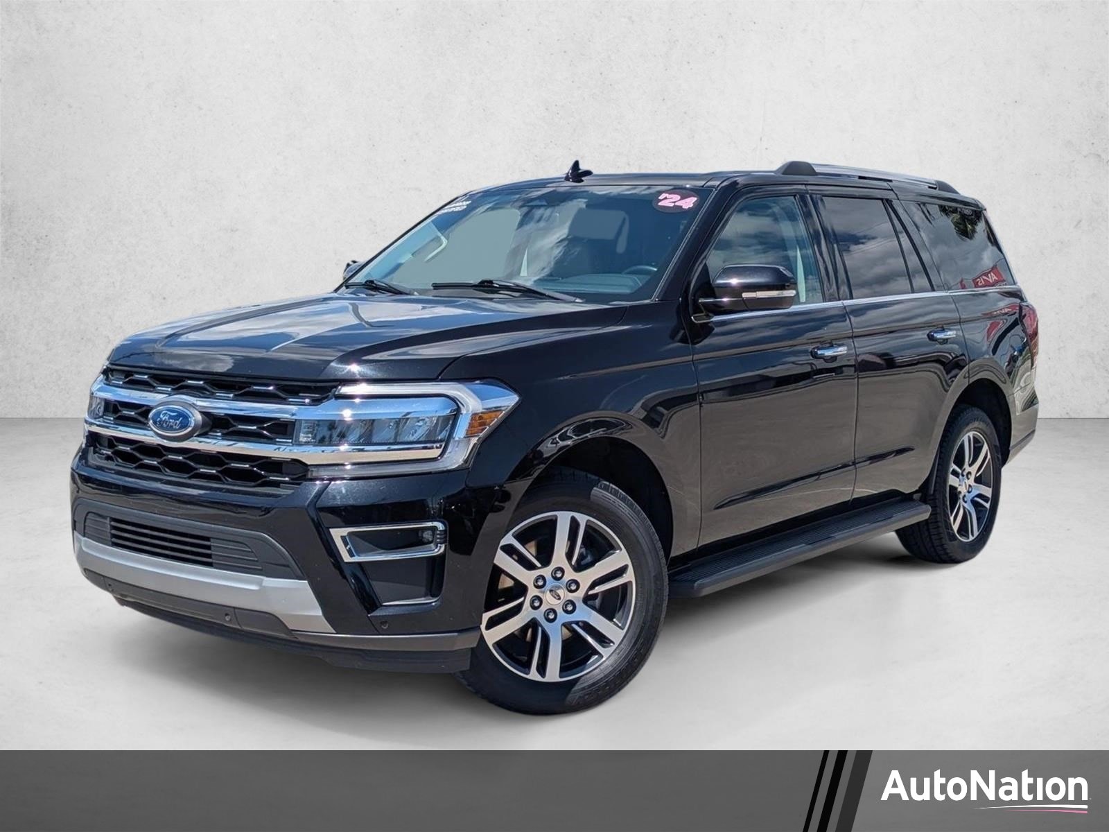2024 Ford Expedition Limited's photo