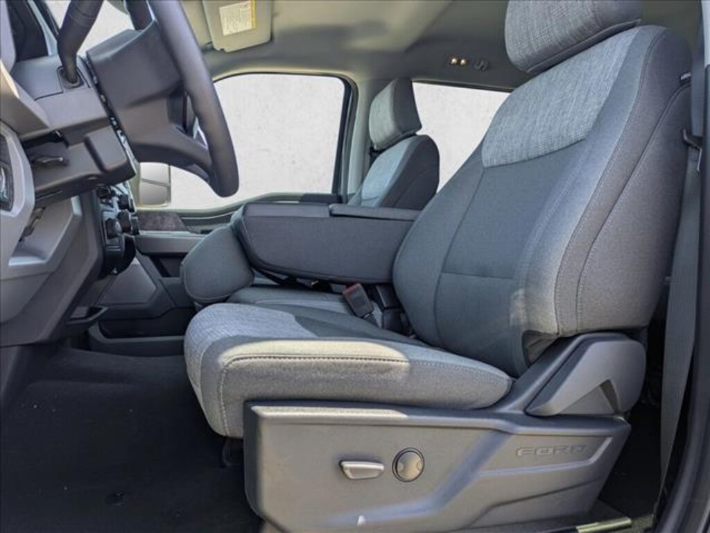 New 2026 Ford F-250 XLT Truck Crew Cab