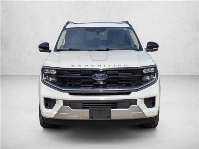 2025 Ford Expedition MAX Platinum photo 2