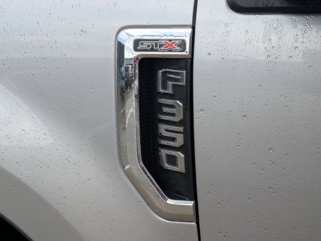2022 Ford F-350 XL photo 2