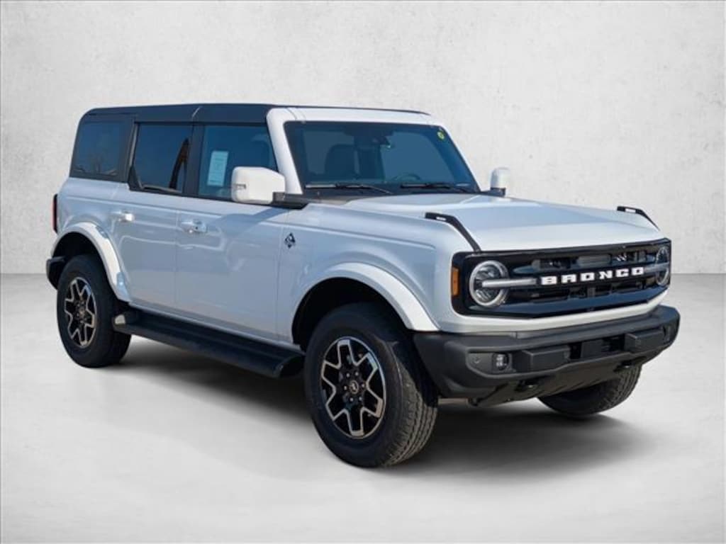 New 2025 Ford Bronco Outer Banks SUV