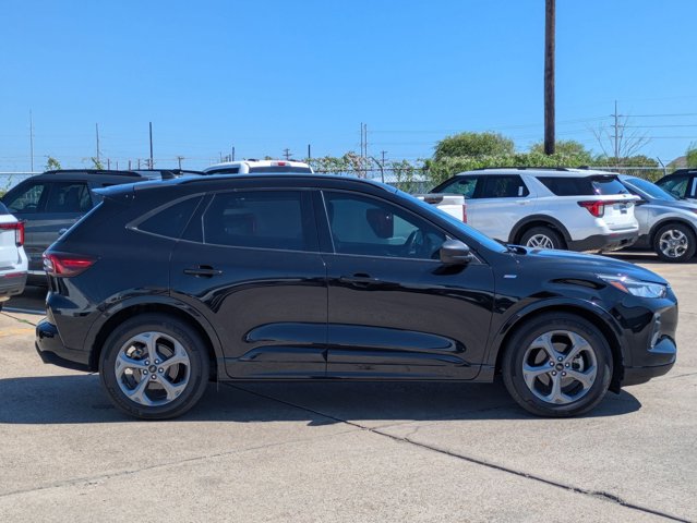 2023 Ford Escape ST-Line photo 3