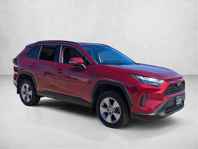 2022 Toyota RAV4 XLE photo 3