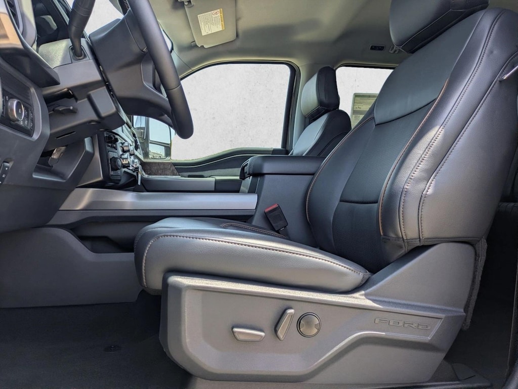 New 2026 Ford F-250 LARIAT Truck Crew Cab