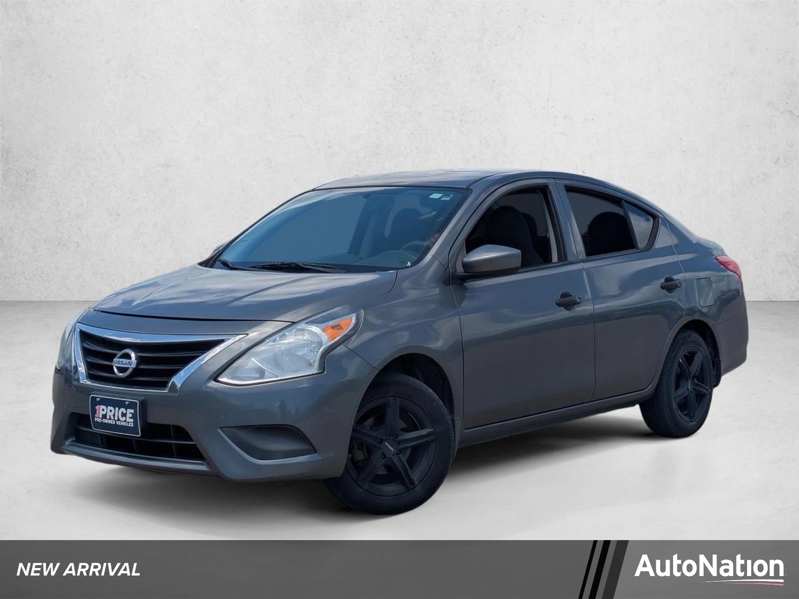 2016 Nissan Versa 1.6 S AT's photo
