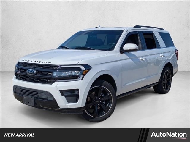 2022 Ford Expedition Limited's photo
