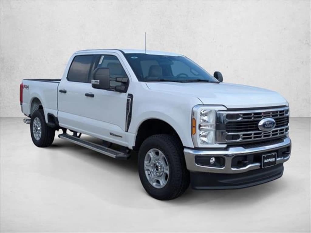 New 2026 Ford F-250 XLT Truck Crew Cab