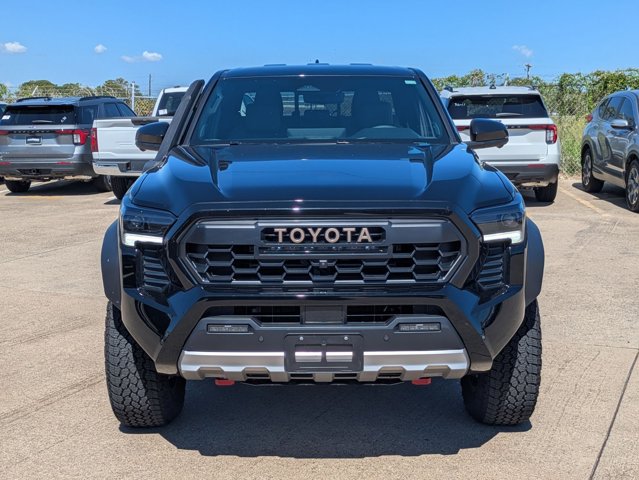 2025 Toyota Tacoma Trailhunter photo 2