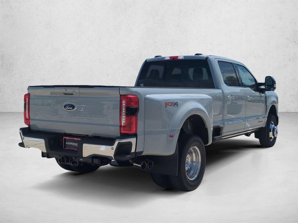New 2026 Ford F-350 LARIAT Truck Crew Cab