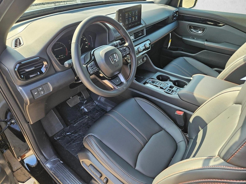 Used 2025 Honda Pilot TrailSport SUV