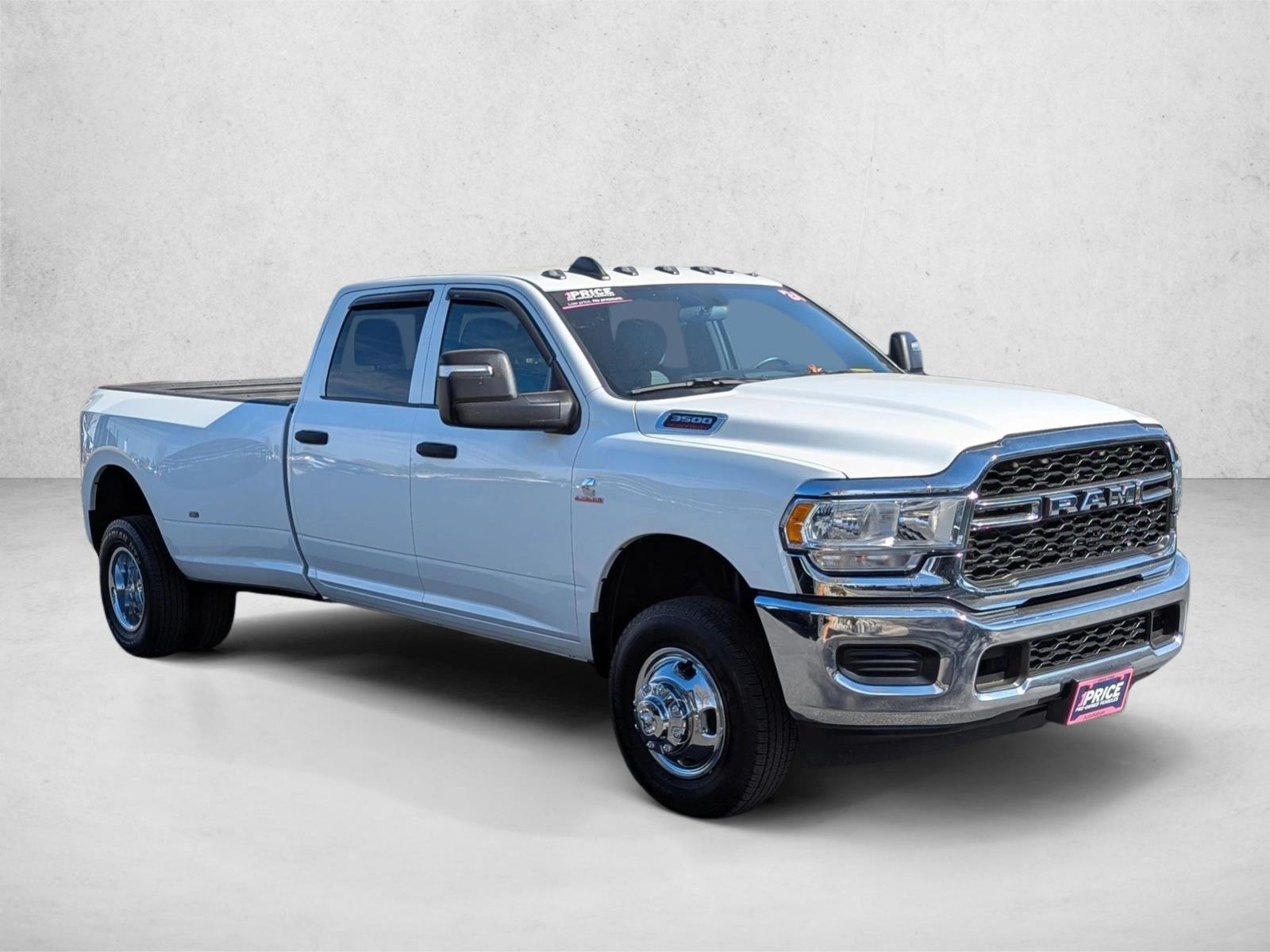 2024 Ram 3500 Tradesman photo 3