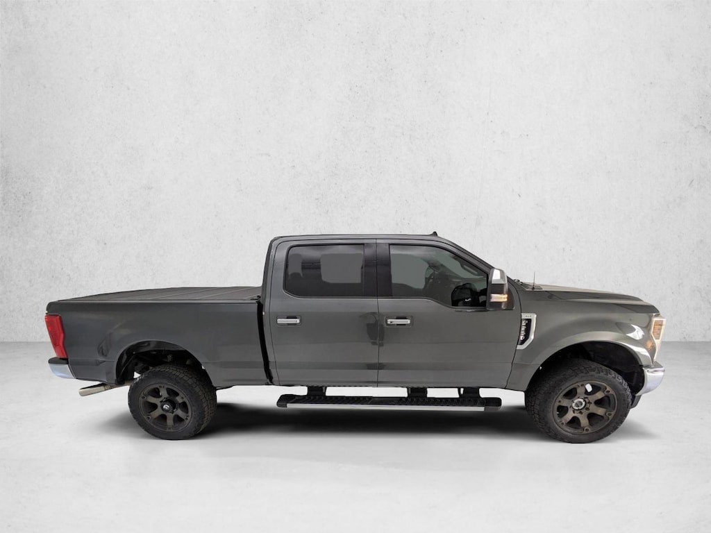 Used 2019 Ford F-250 XLT Crew Cab Pickup