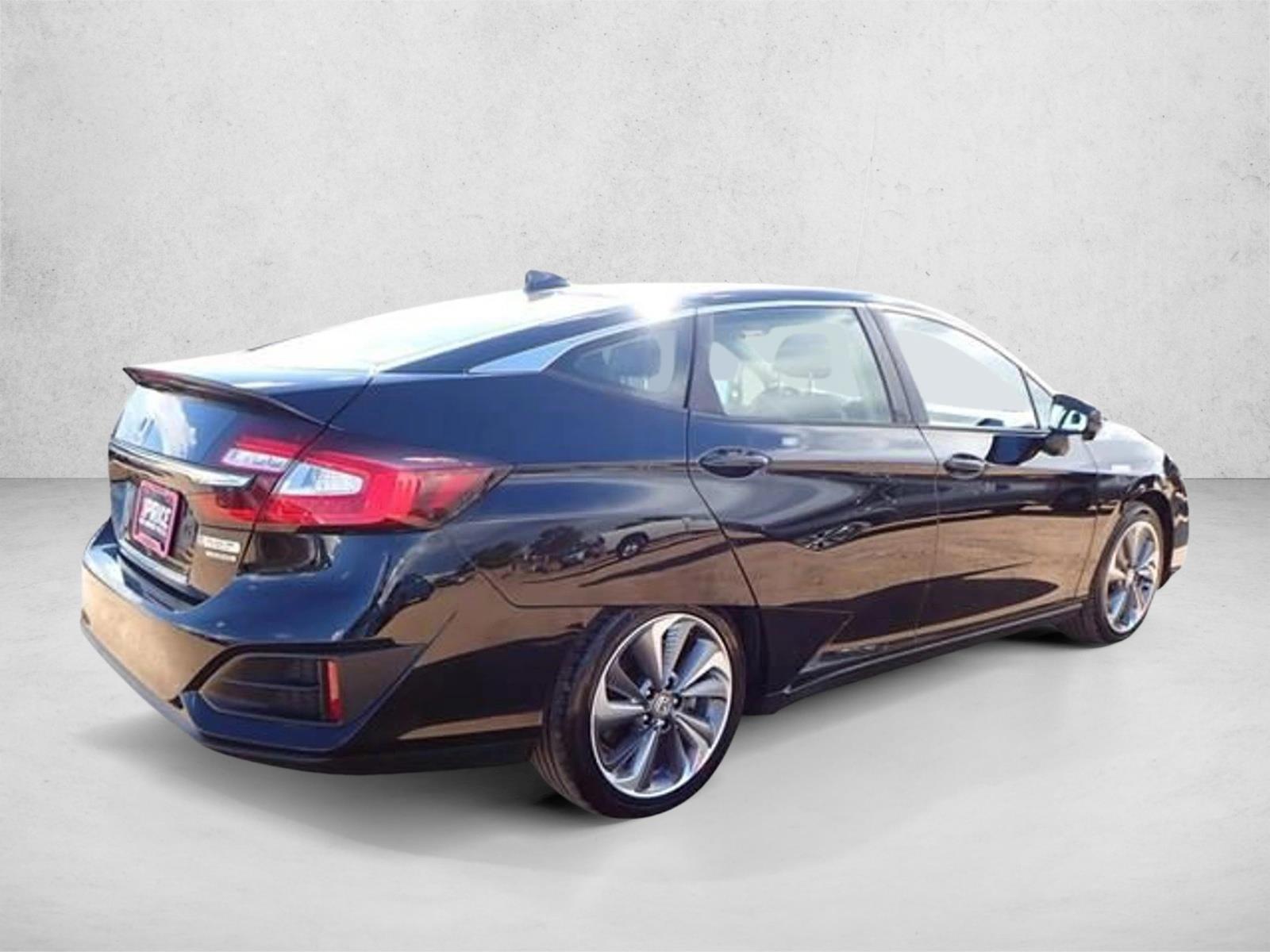 2018 Honda Clarity Plug-In Hybrid Touring photo 3