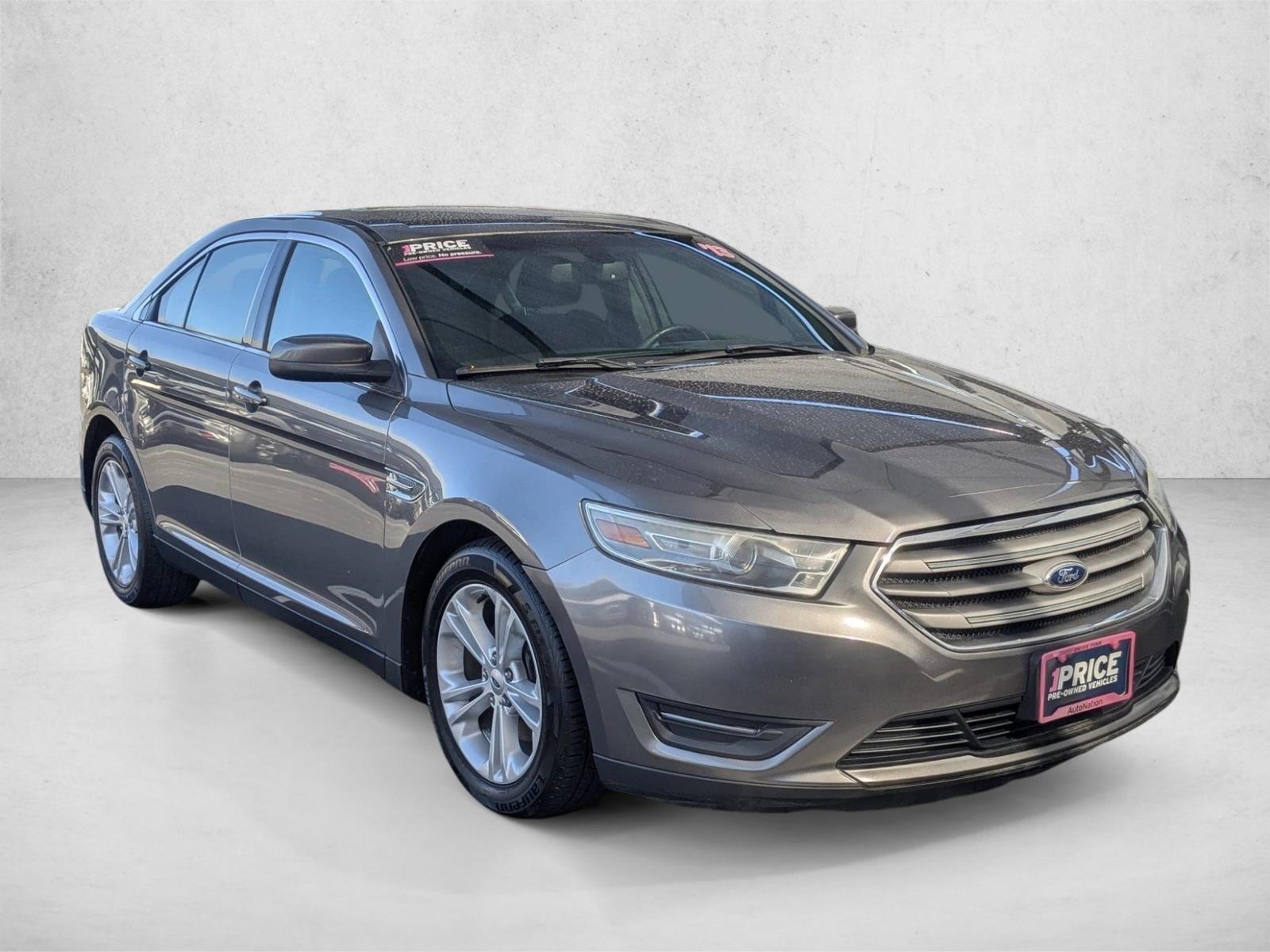 2013 Ford Taurus SEL photo 3