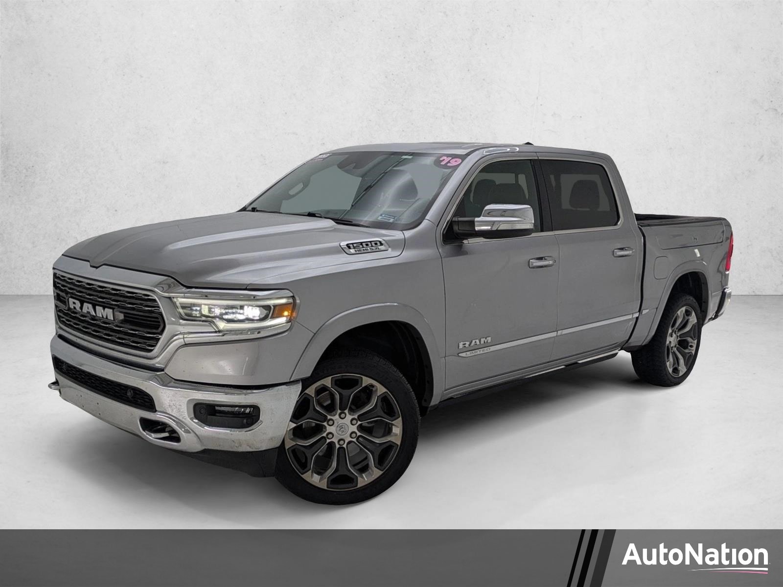 2019 RAM 1500 Limited 4x4 Crew Cab 5'7's photo