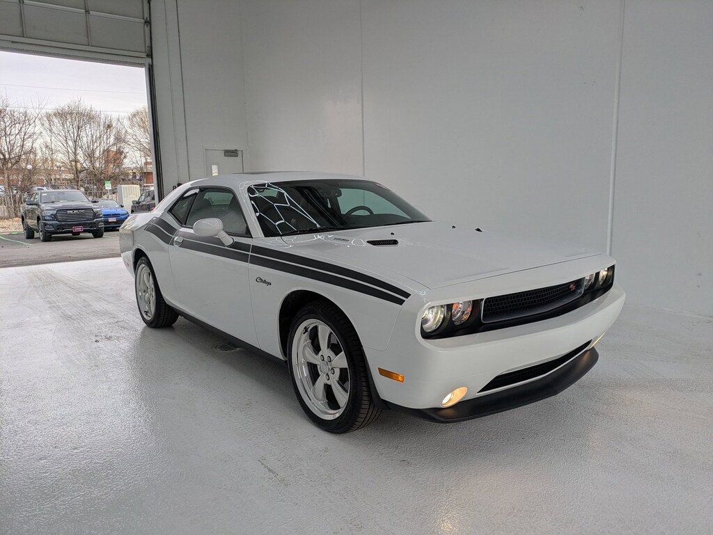 Used 2011 Dodge Challenger R/T Classic 2dr Car