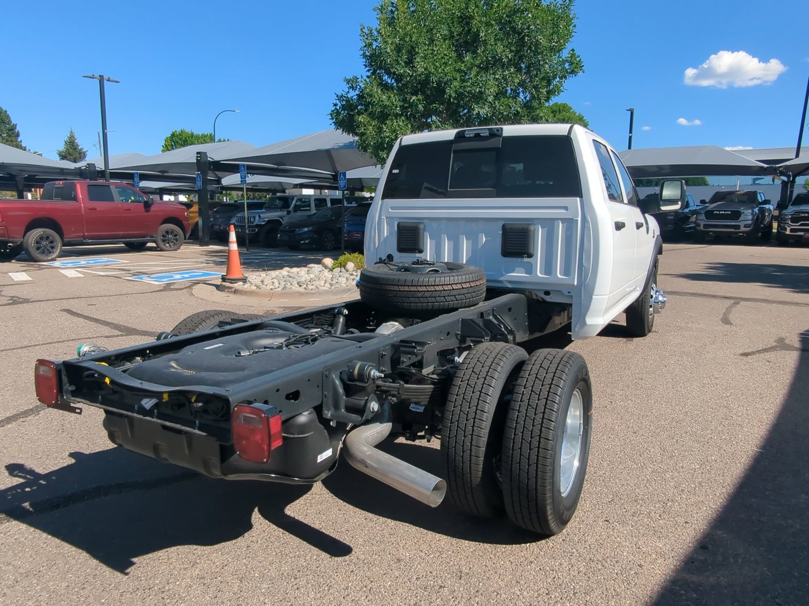 2025 Ram 3500 Tradesman photo 2