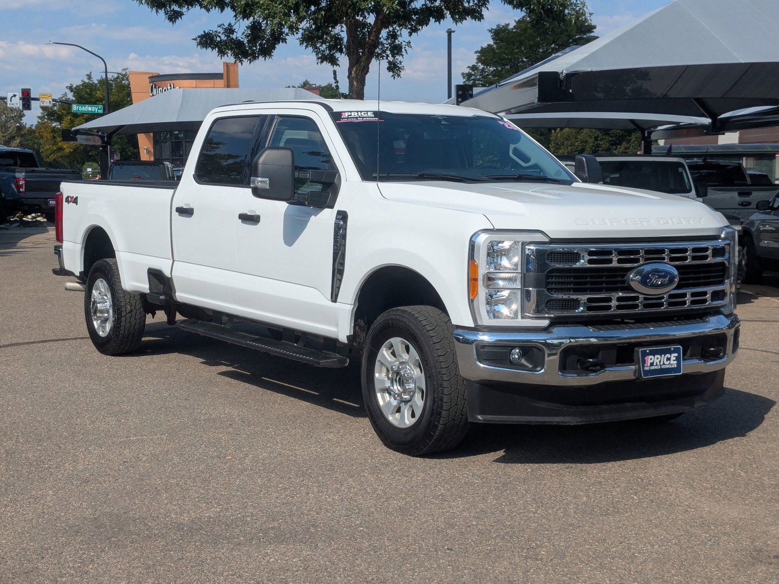 2023 Ford F-350 XLT photo 3