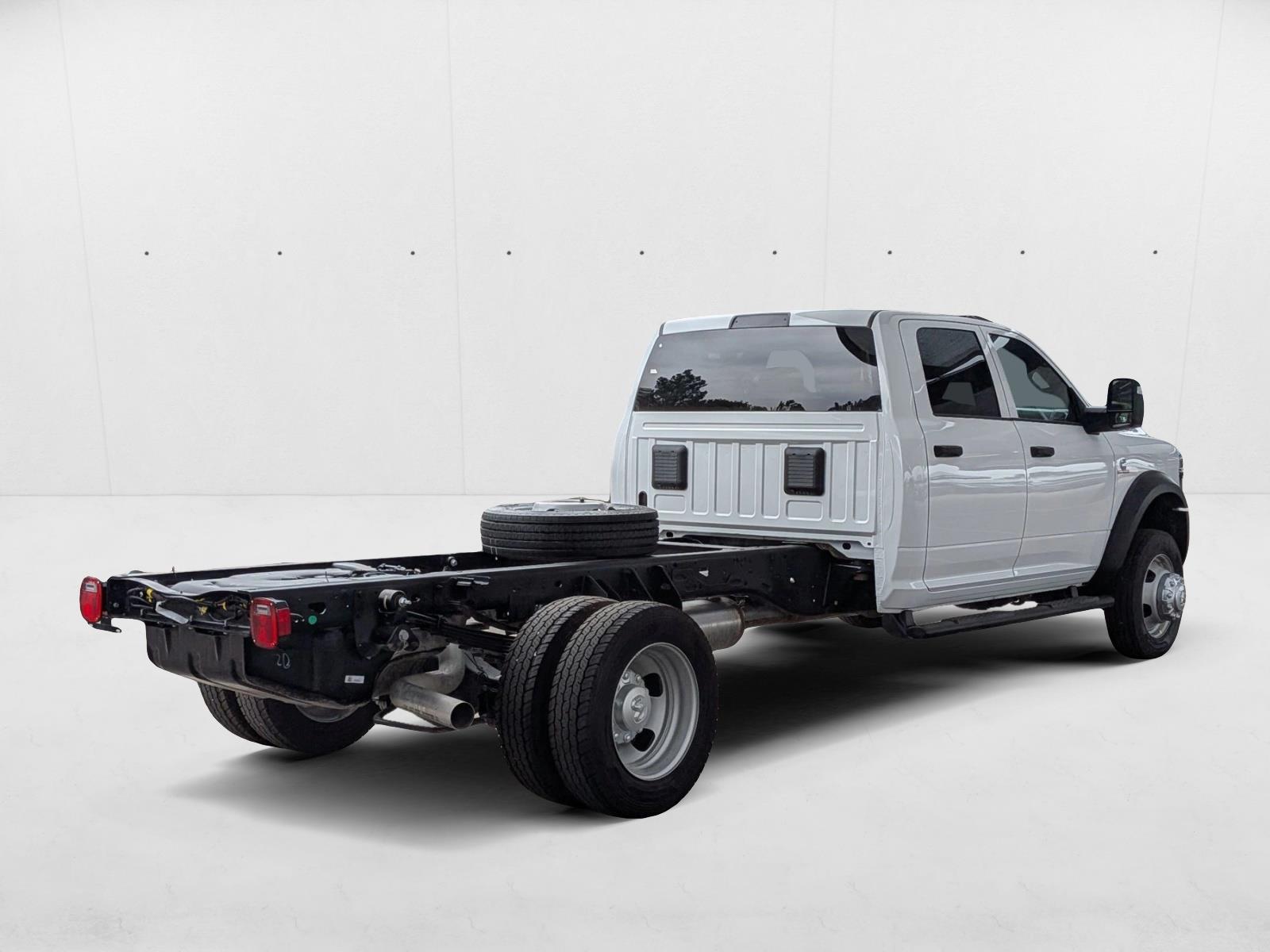 2026 Ram 5500 Tradesman photo 2