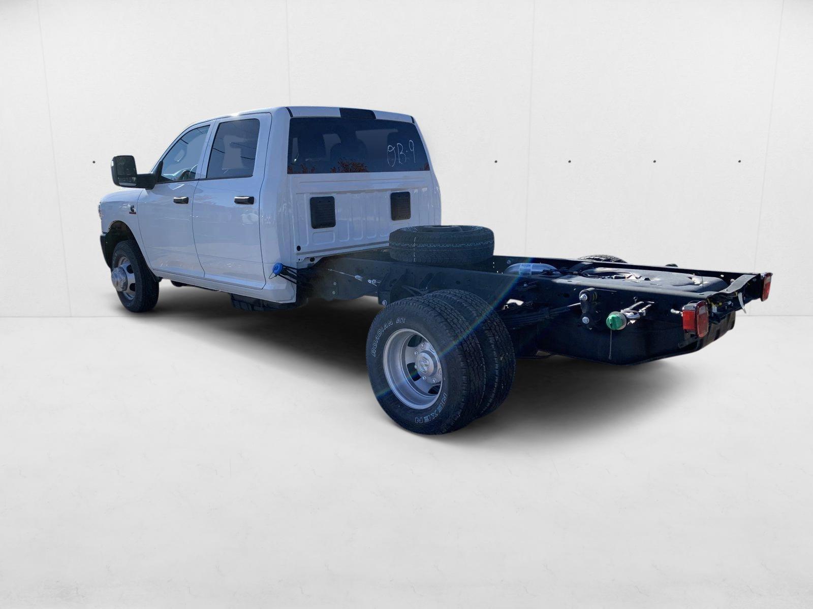 2024 Ram 3500 Tradesman photo 3