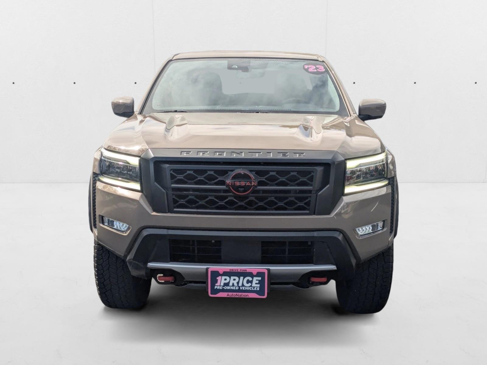 2023 Nissan Frontier PRO-4X Crew Cab photo 2