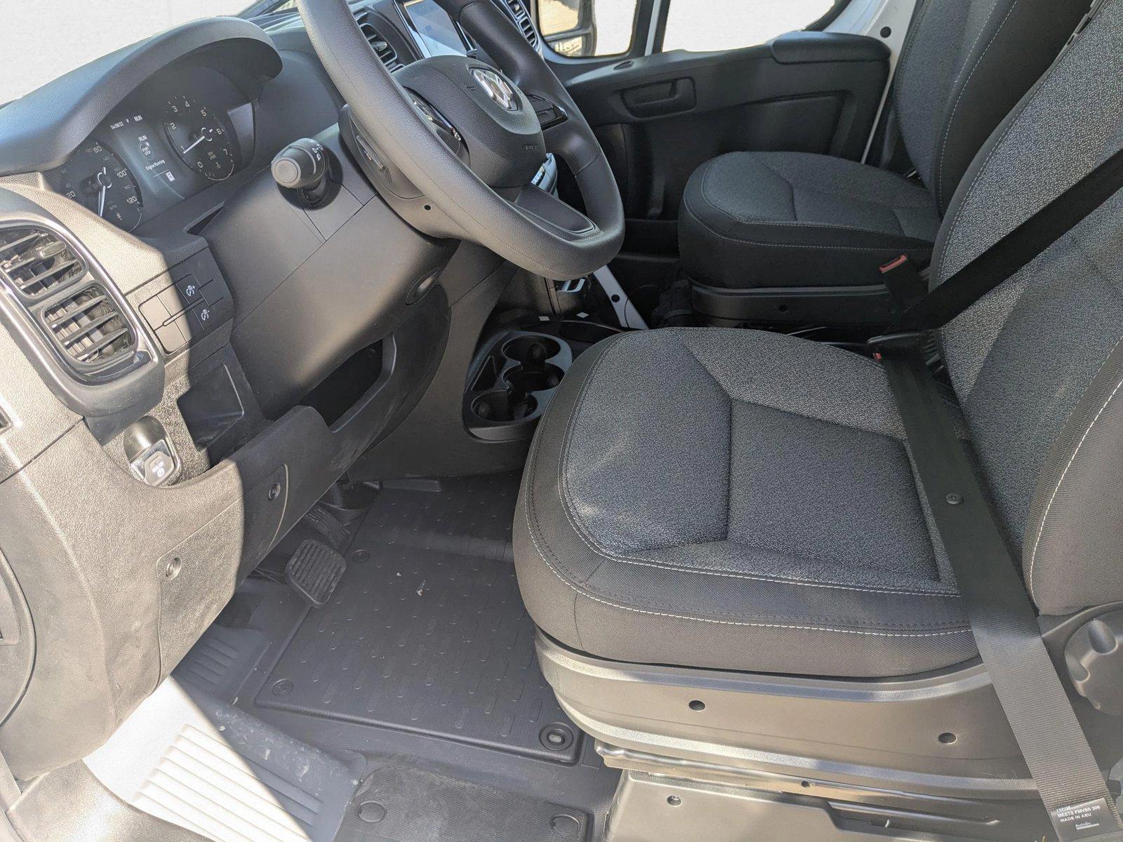 2025 Ram ProMaster 1500 Tradesman Cargo Van photo 3