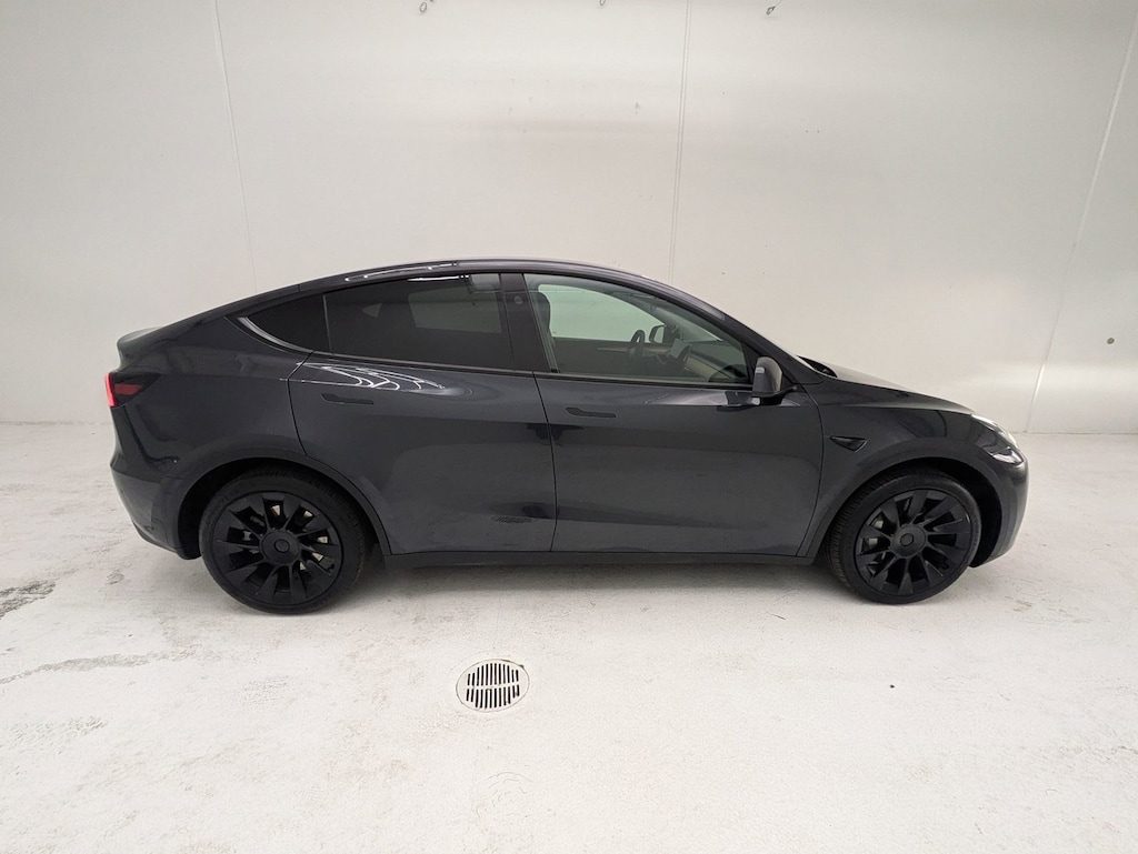 Used 2024 Tesla Model Y Long Range Sport Utility