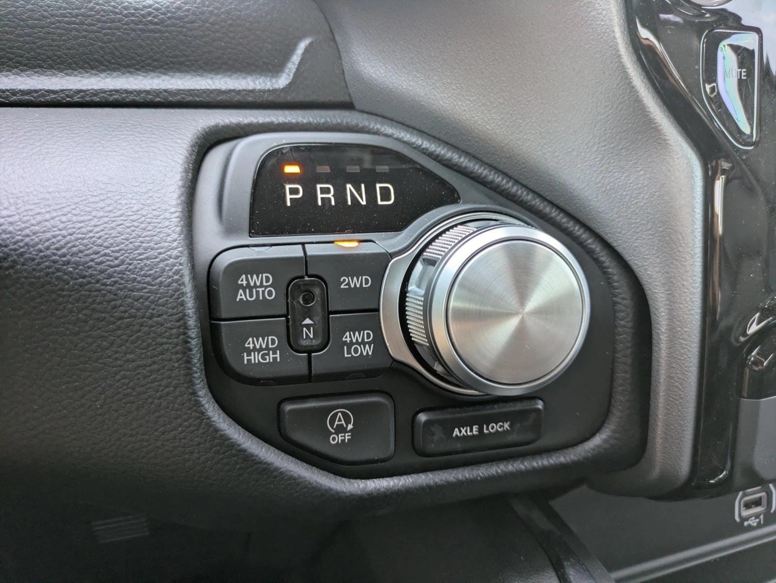 2025 RAM 1500 Laramie - Photo 12