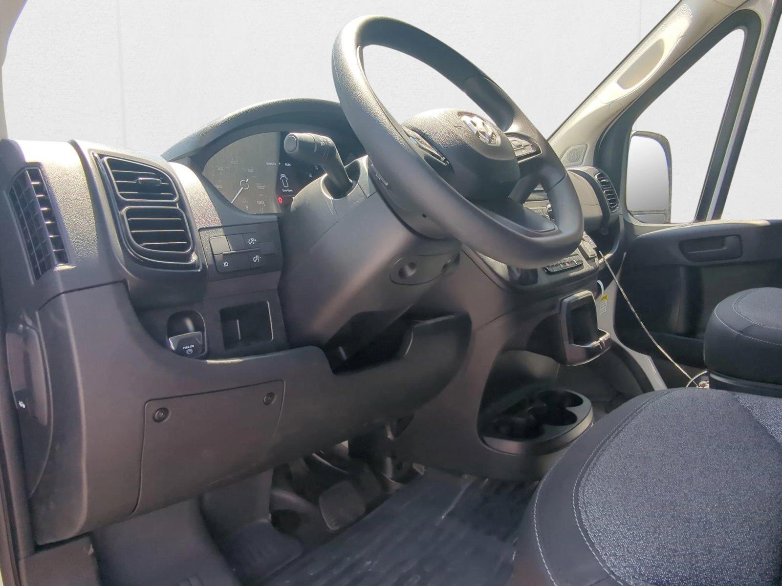 2025 Ram ProMaster 2500 Cargo Van photo 2