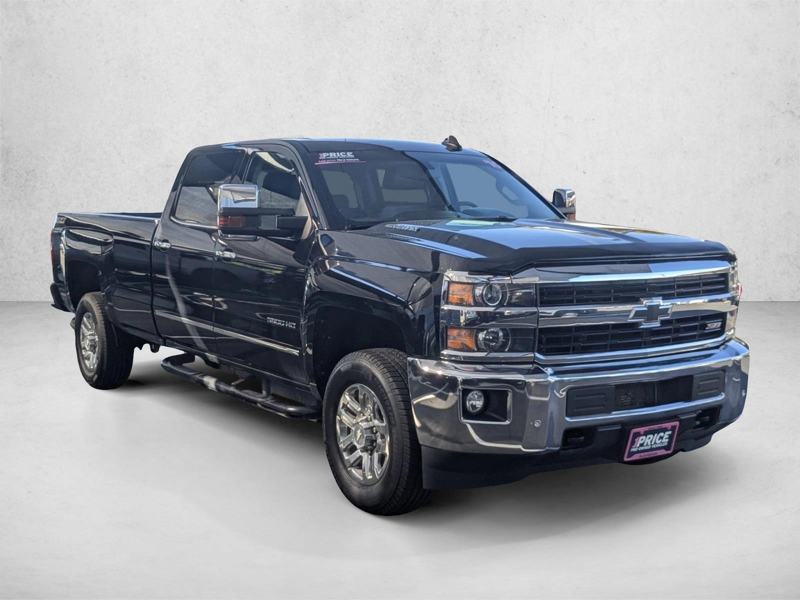 2016 Chevrolet Silverado 3500HD LTZ photo 3