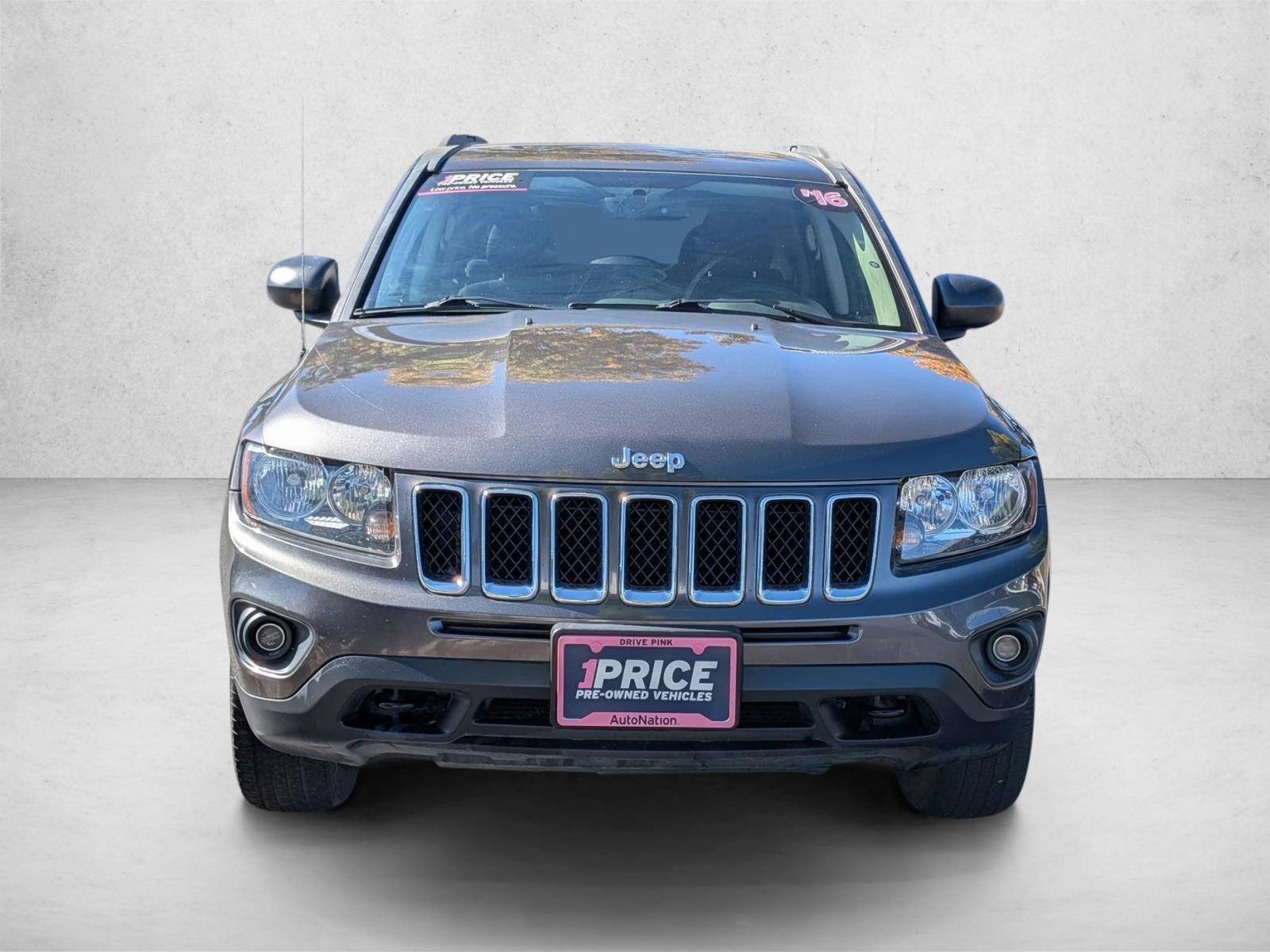 2016 Jeep Compass Sport photo 2