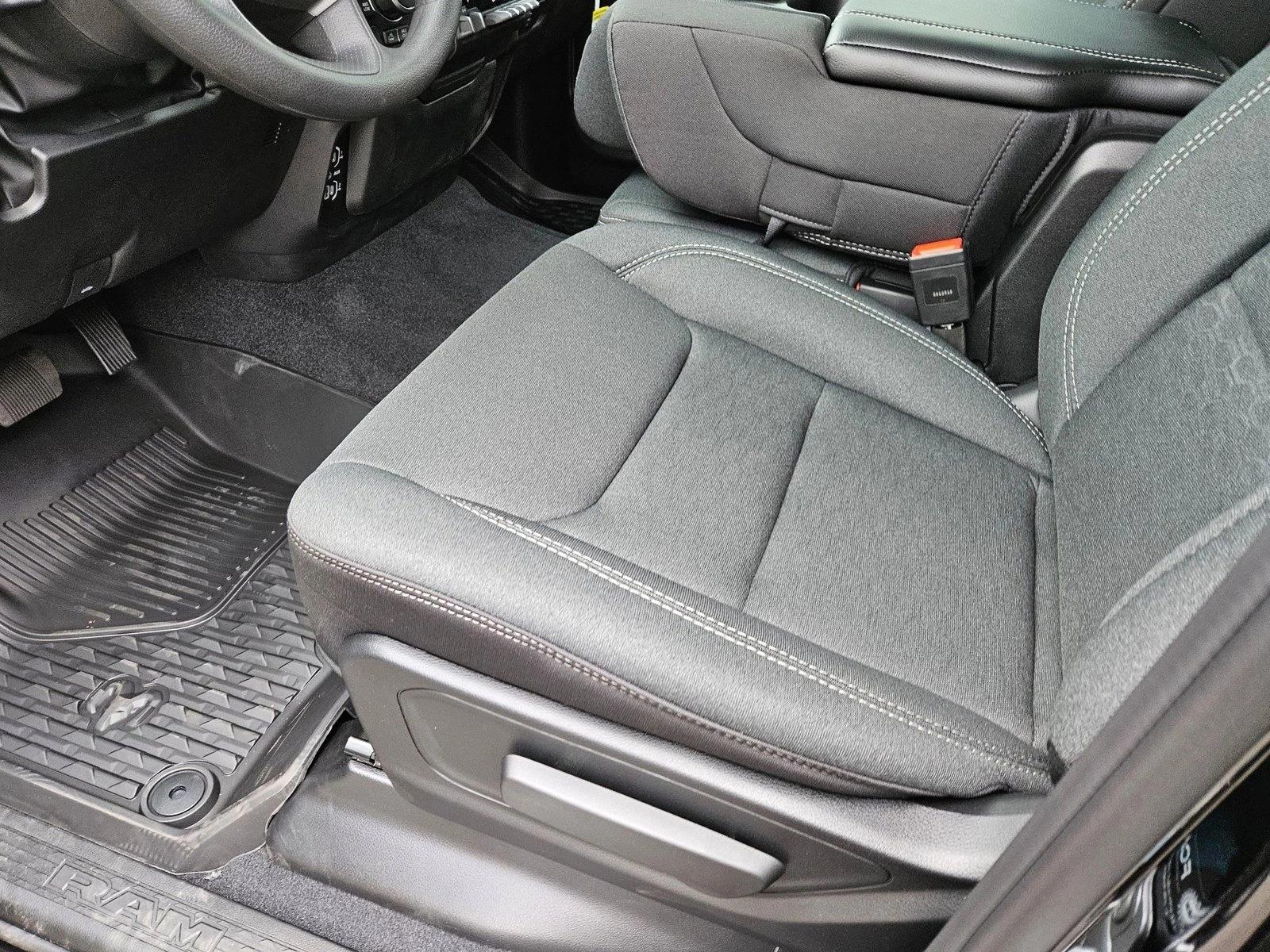 2026 Ram 1500 Warlock photo 4