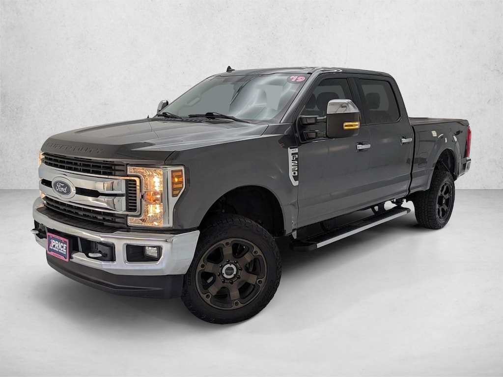 Used 2019 Ford F-250 XLT Crew Cab Pickup