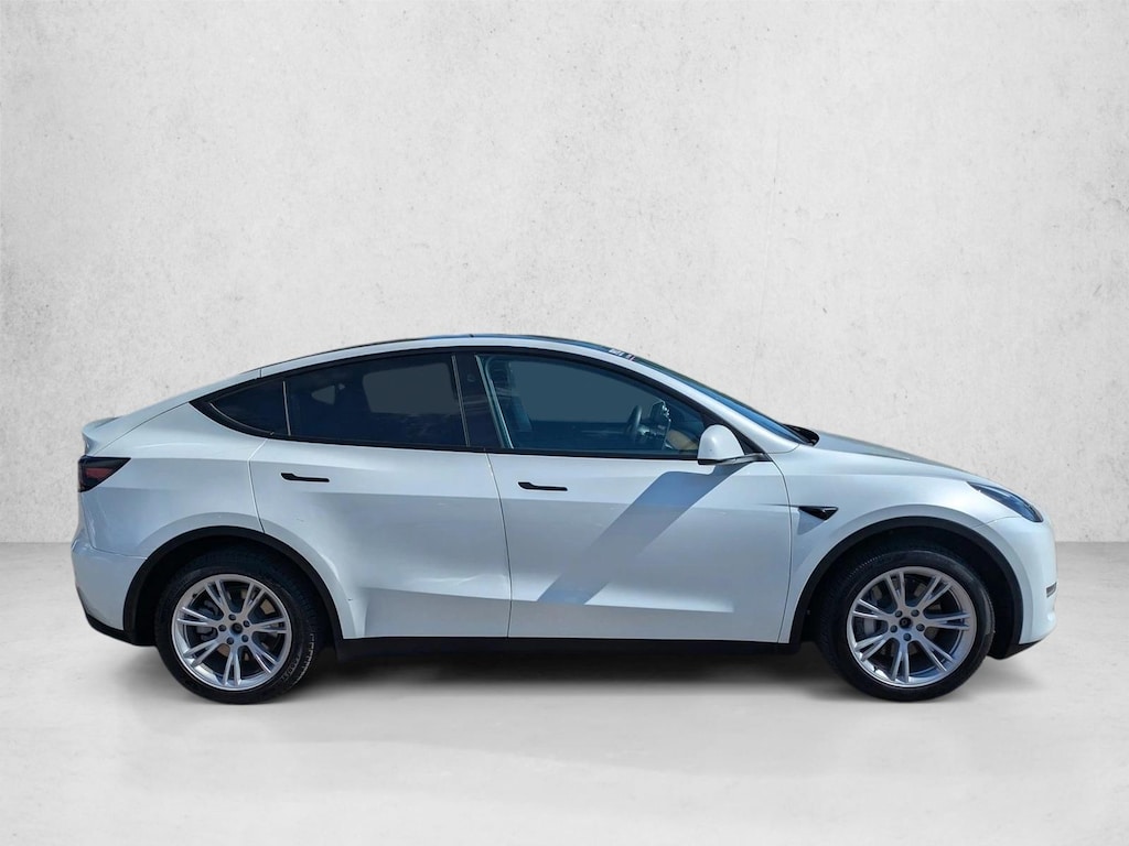 Used 2024 Tesla Model Y Long Range Sport Utility