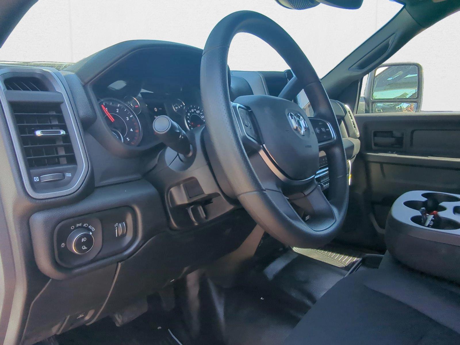 2025 Ram 3500 Tradesman photo 3