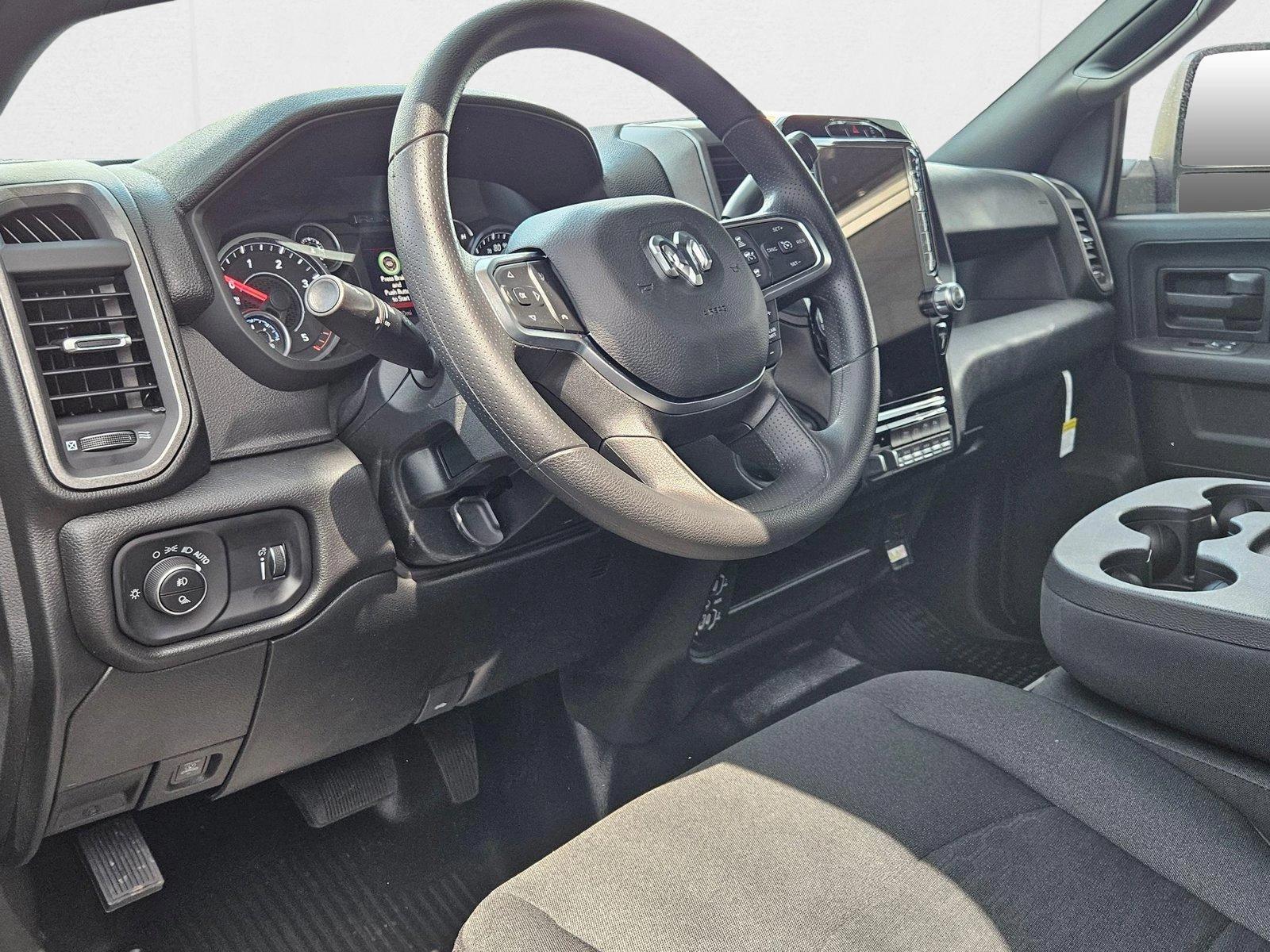 2025 Ram 2500 Tradesman photo 3