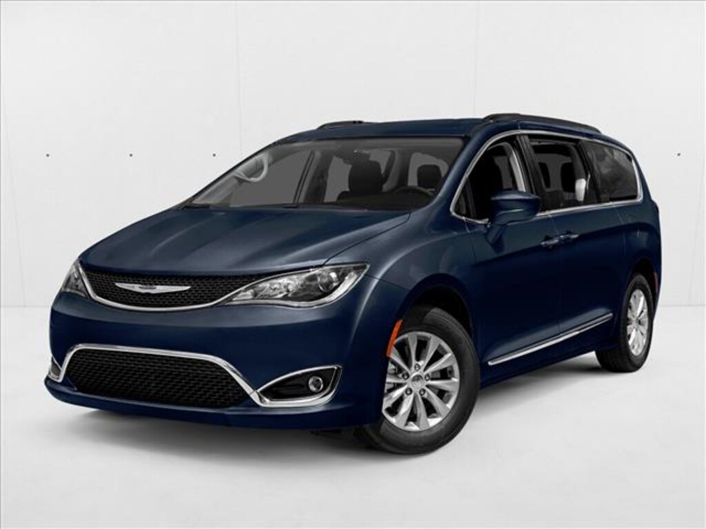 Used 2018 Chrysler Pacifica Touring Plus Mini-van Passenger