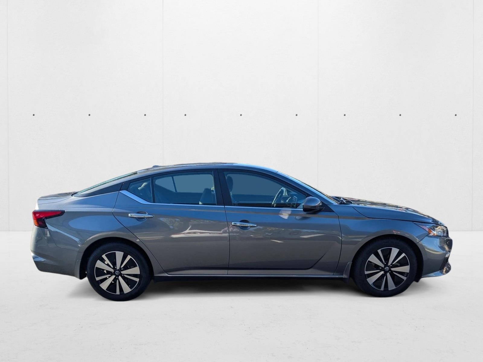 2022 Nissan Altima 2.5 SV photo 4