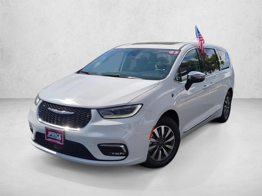 Used 2023 Chrysler Pacifica Hybrid Limited Mini-van Passenger
