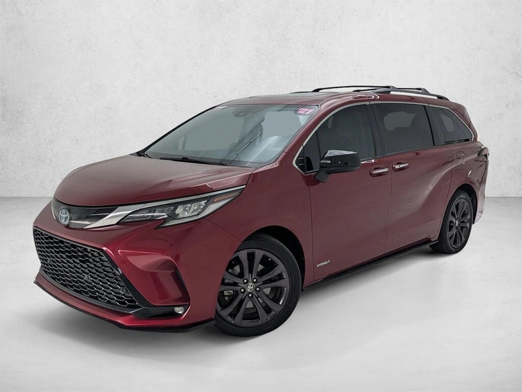 Used 2021 Toyota Sienna XSE Mini-van Passenger